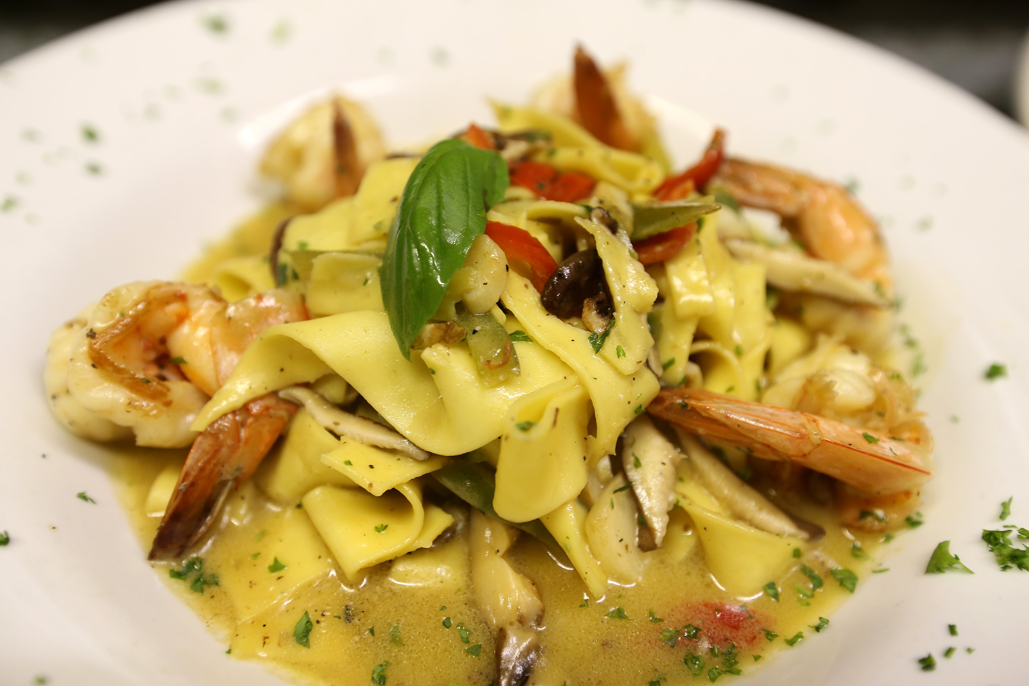 Fettuccine with shrimp and seafood